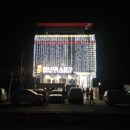 Hotel Ss Grand Lucknow Luaran gambar