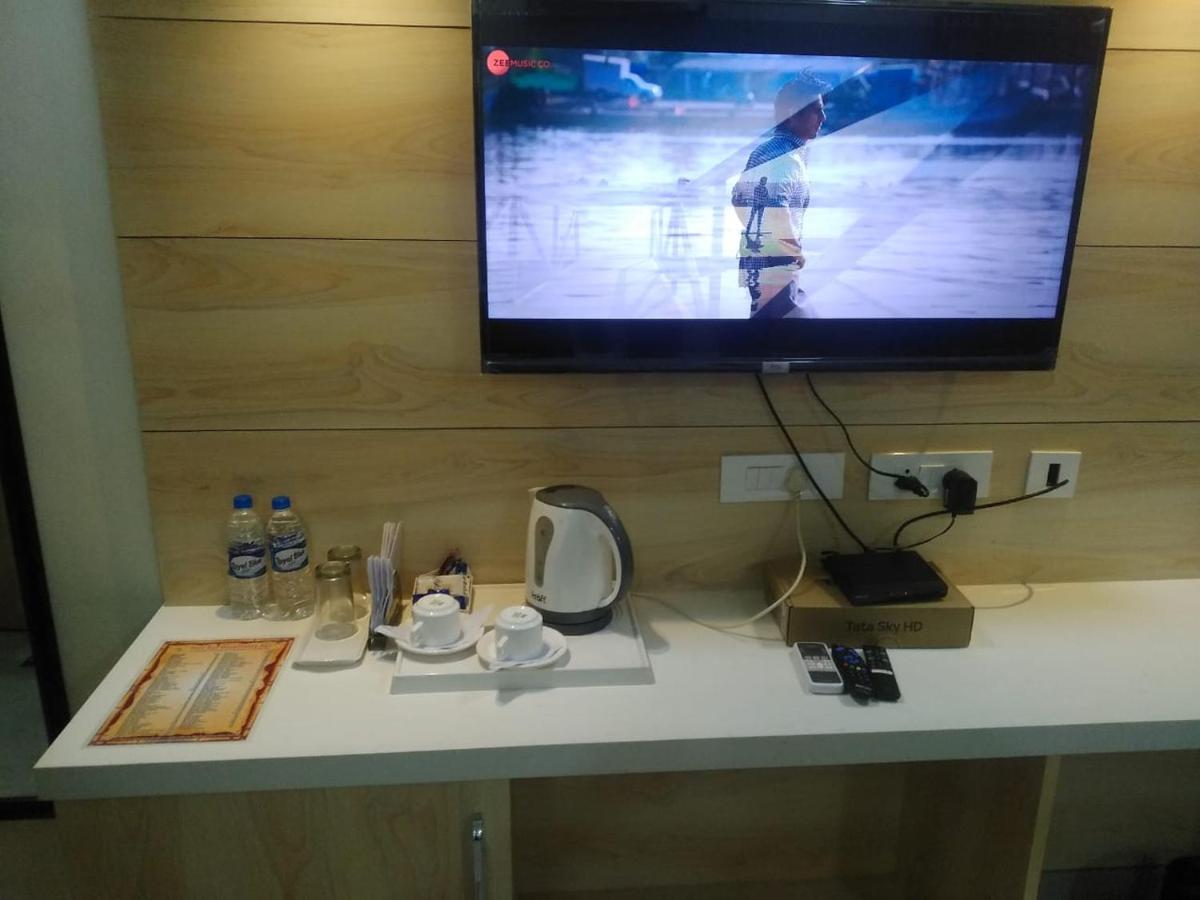Hotel Ss Grand Lucknow Luaran gambar